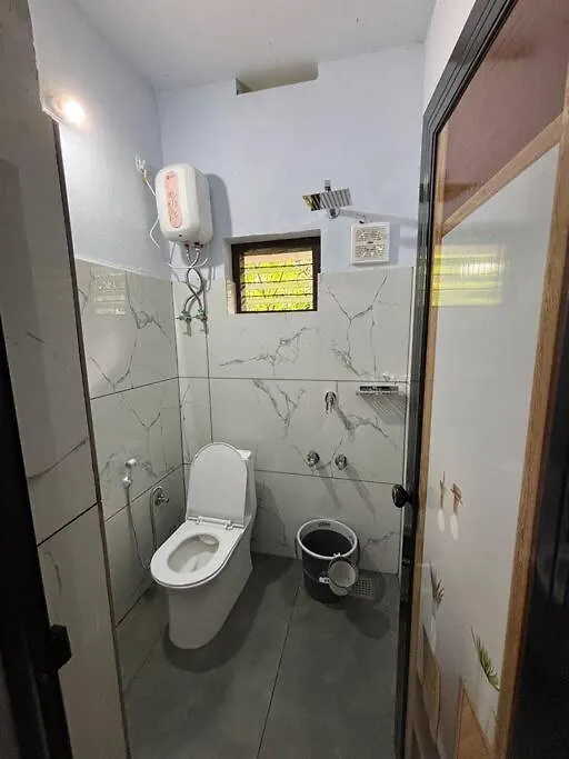 Prauvilla Homestay Padinjarathara 0*,  India